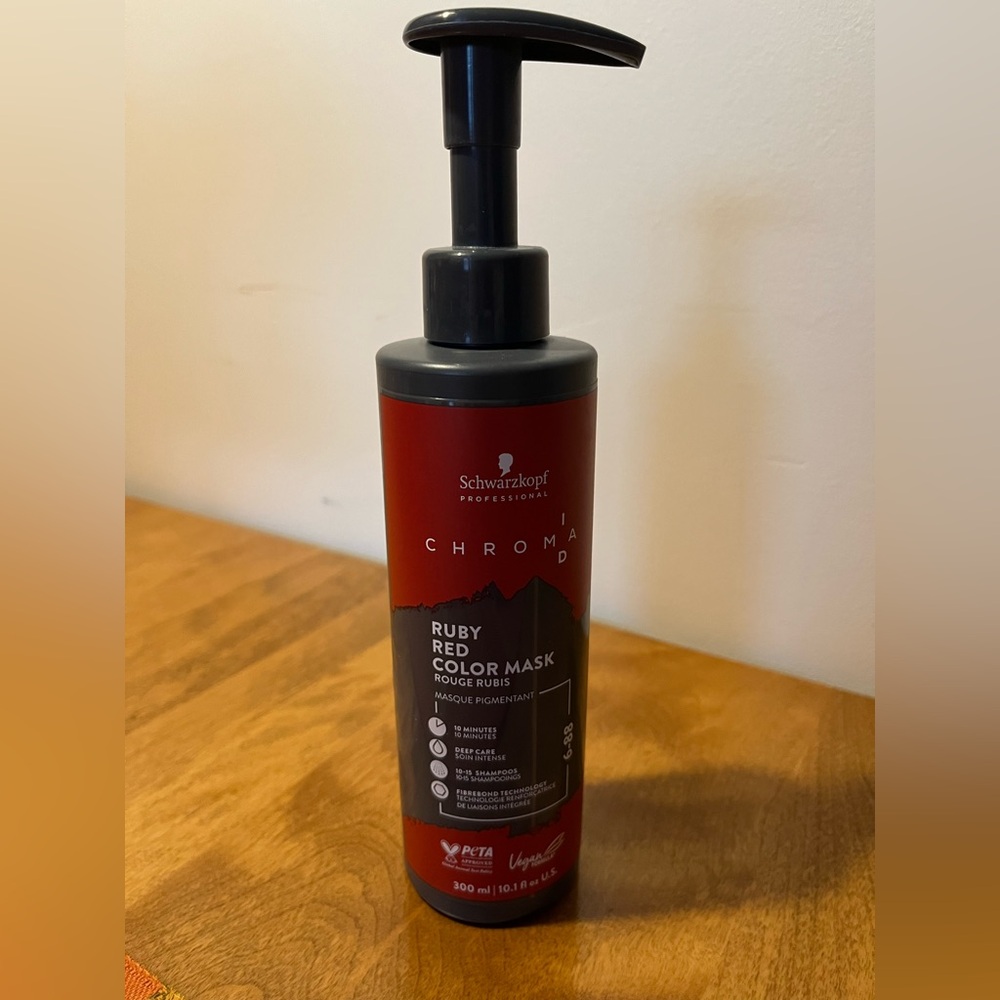 Schwarzkopf Professional Chroma ID Colour Depositing Mask “Ruby Red”